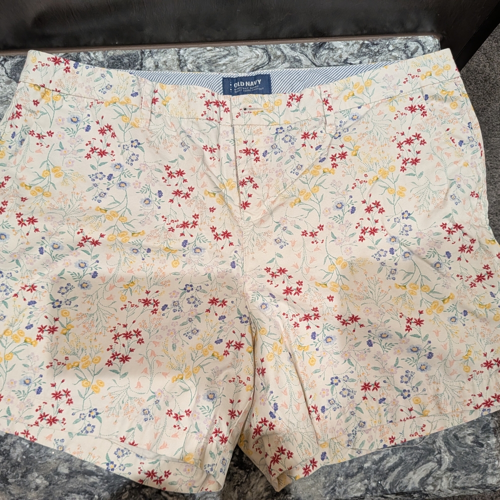 Old Navy Floral Women's Shorts - Cream